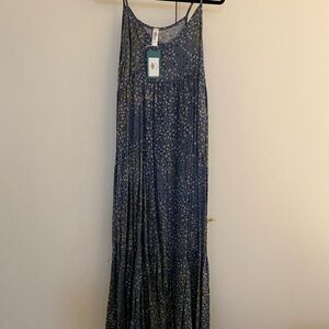 Mahina long tiered dress, medium, brand new